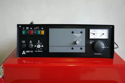 Z&aacute;kladn&iacute; panel kotlů Energo prodejn&iacute; označen&iacute; Panel č. 3